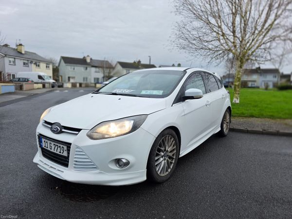 Ford Focus Hatchback, Diesel, 2011, White