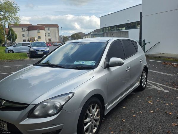 Hyundai i30 Hatchback, Diesel, 2011, Silver