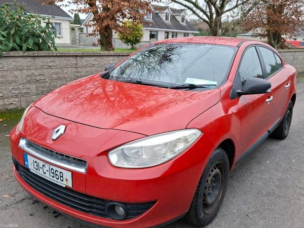 Renault Fluence Saloon, Diesel, 2013, Red