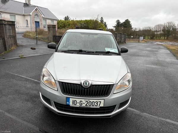 Skoda Fabia Hatchback, Petrol, 2010, Silver