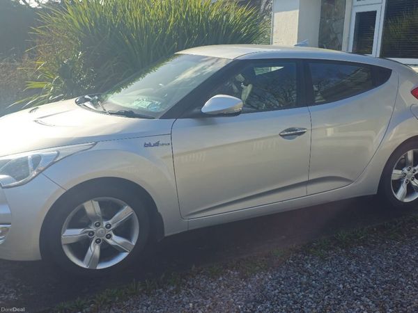 Hyundai Veloster Hatchback, Petrol, 2013, Silver