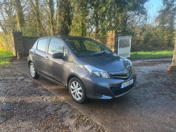 Toyota Yaris Hatchback, Petrol, 2013, Grey