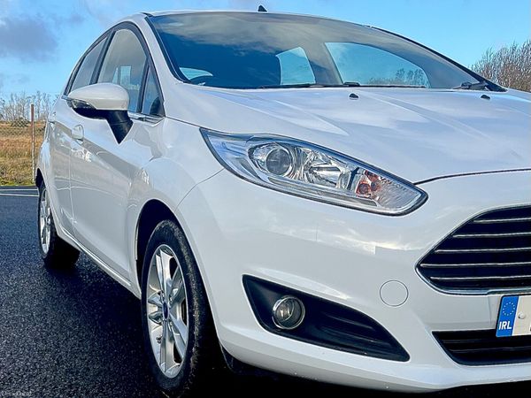 Ford Fiesta Hatchback, Petrol, 2016, White