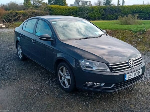 Volkswagen Passat Saloon, Diesel, 2012, Grey
