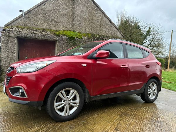 Hyundai ix35 SUV, Diesel, 2011, Red