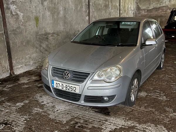 Volkswagen Polo Hatchback, Petrol, 2007, Silver