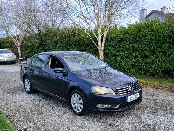 Volkswagen Passat Saloon, Diesel, 2012, Blue