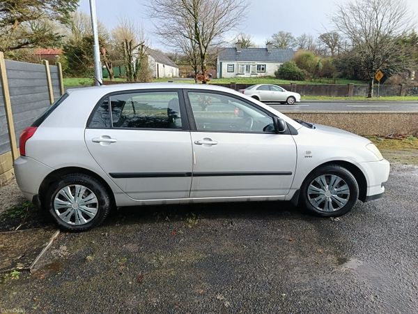 Toyota Corolla Hatchback, Petrol, 2003, Silver