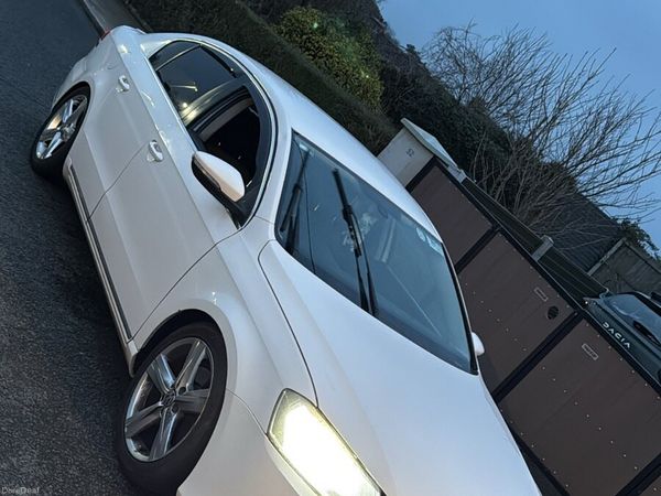 Volkswagen Passat Saloon, Diesel, 2012, White