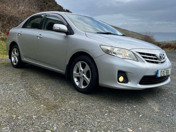 Toyota Corolla Saloon, Diesel, 2012, Silver