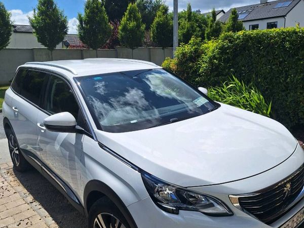 Peugeot 5008 MPV, Petrol, 2020, White