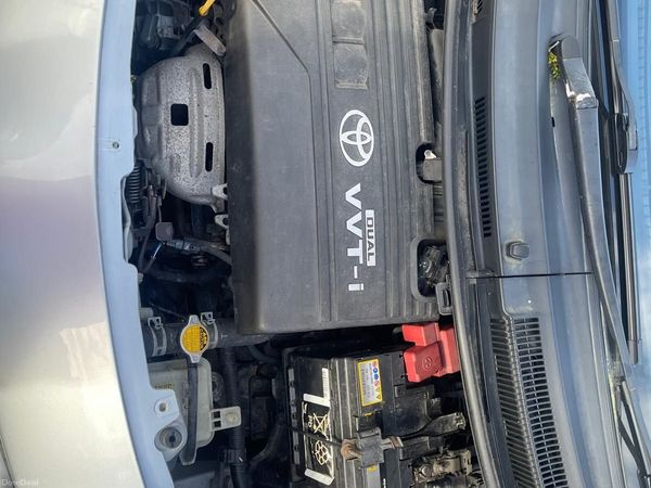 Toyota Yaris Hatchback, Petrol, 2009, Silver