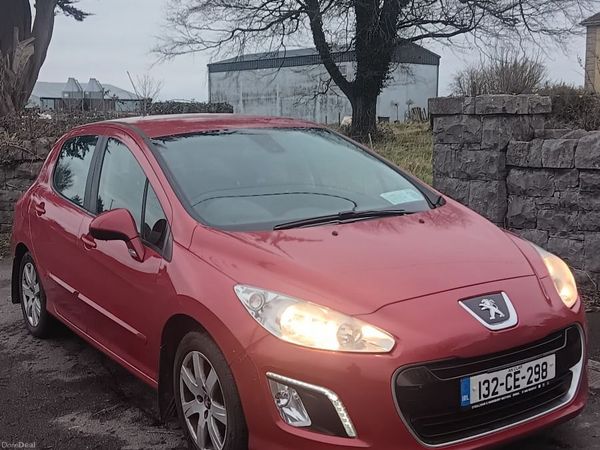 Peugeot 308 MPV, Diesel, 2013, Red