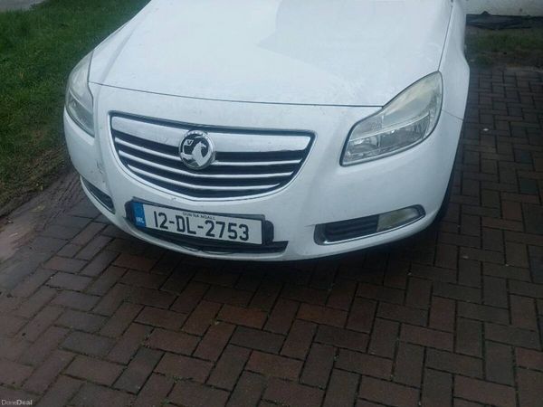 Vauxhall Insignia Hatchback, Diesel, 2012, White