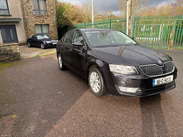Skoda Octavia Saloon, Diesel, 2016, Black