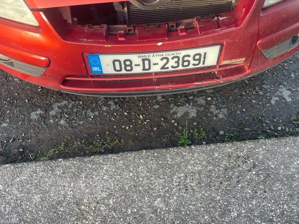 Ford Focus Hatchback, Petrol, 2008, Red