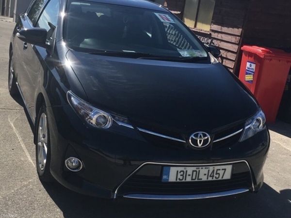 Toyota Auris Hatchback, Diesel, 2013, Black