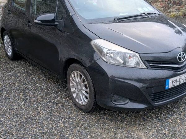 Toyota Yaris Hatchback, Petrol, 2013, Black