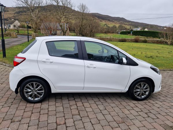 Toyota Yaris Hatchback, Petrol, 2019, White