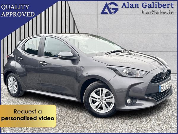 Toyota Yaris Hatchback, Petrol Hybrid, 2023, Grey