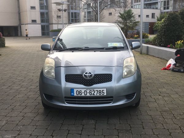 Toyota Yaris Hatchback, Petrol, 2006, Silver