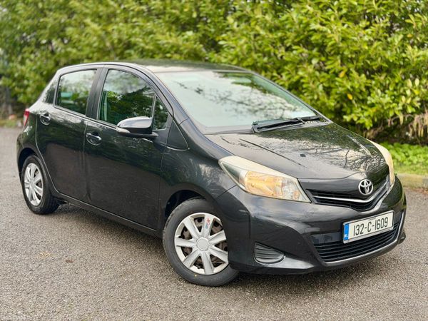 Toyota Yaris Hatchback, Petrol, 2013, Black