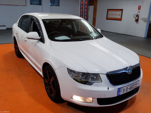Skoda Superb Hatchback, Diesel, 2011, White