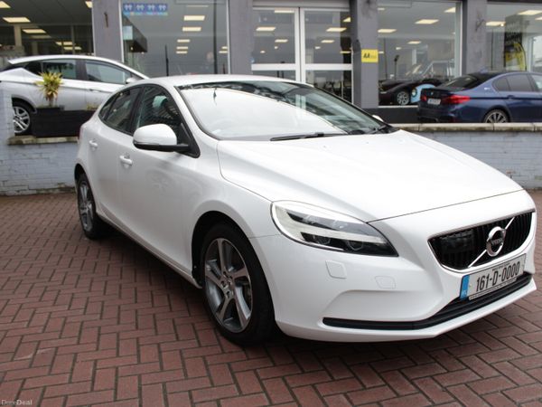 Volvo V40 Hatchback, Diesel, 2016, White