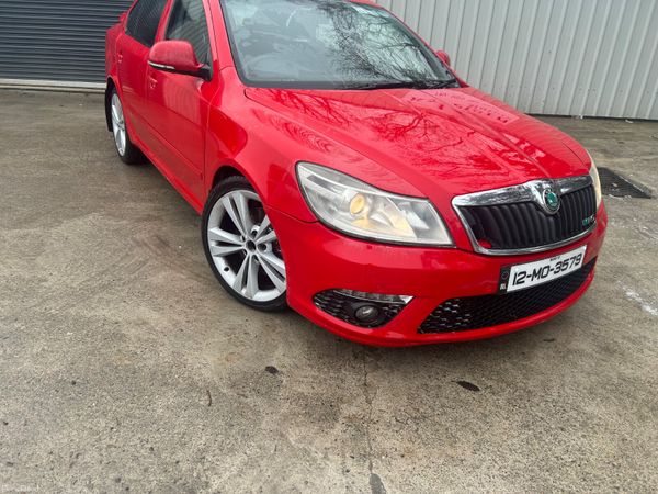 Skoda Octavia Hatchback, Diesel, 2012, Red