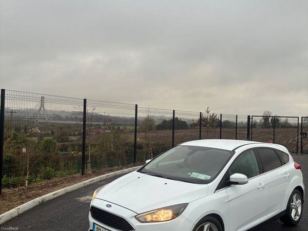 Ford Focus Hatchback, Petrol, 2015, White