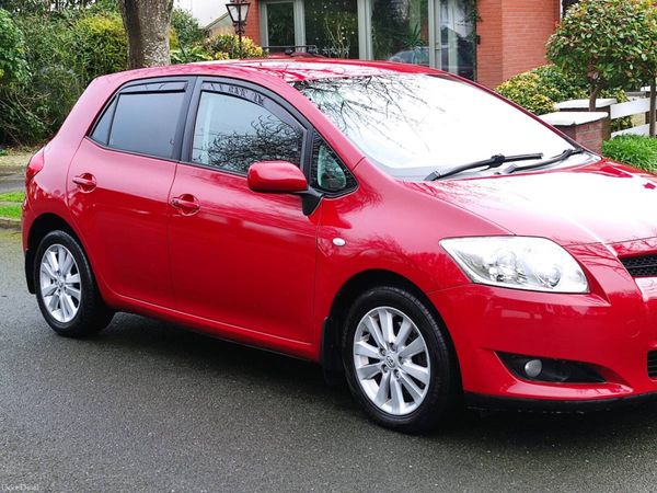 Toyota Auris Hatchback, Diesel, 2008, Red