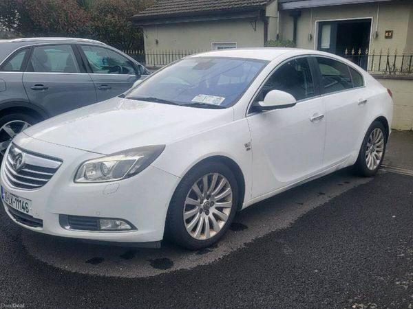 Vauxhall Insignia Hatchback, Diesel, 2010, White