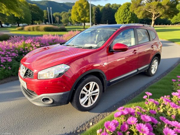 Nissan Qashqai+2 MPV, Diesel, 2013, Red