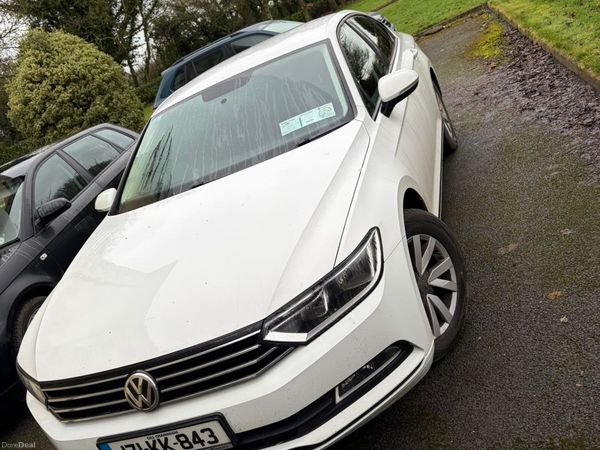 Volkswagen Passat Saloon, Diesel, 2017, White