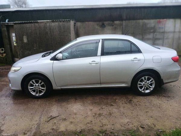 Toyota Corolla Saloon, Diesel, 2011, Silver