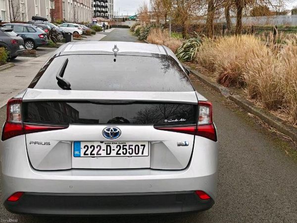 Toyota Prius Hatchback, Petrol Hybrid, 2022, White