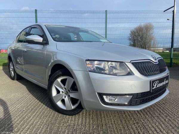 Skoda Octavia Saloon, Diesel, 2015, Silver