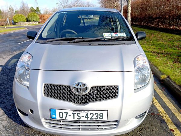 Toyota Yaris Hatchback, Petrol, 2007, Silver