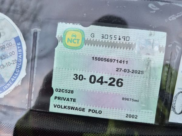 Volkswagen Polo Hatchback, Petrol, 2002, Red