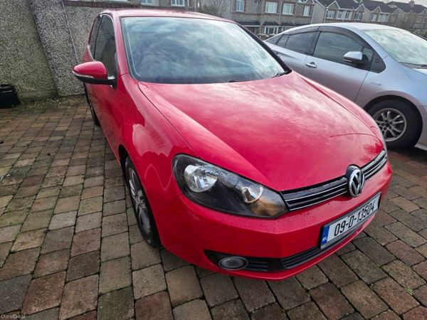 Volkswagen Golf Hatchback, Petrol, 2009, Red