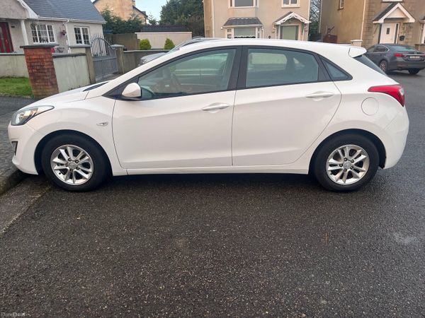 Hyundai i30 Hatchback, Petrol, 2013, White