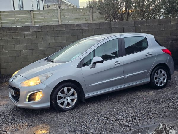 Peugeot 308 Hatchback, Diesel, 2012, Silver