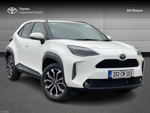 Toyota Yaris Cross SUV, Petrol Hybrid, 2025, White