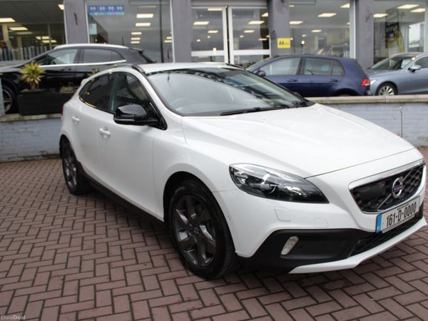 Volvo V40 Hatchback, Diesel, 2016, White