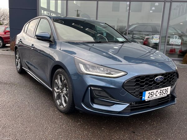 Ford Focus Hatchback, Petrol Hybrid, 2025, Blue