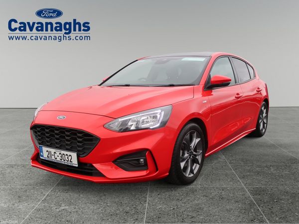 Ford Focus Hatchback, Petrol Hybrid, 2021, Red