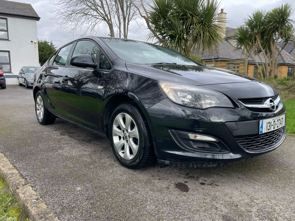 Opel Astra Saloon, Petrol, 2013, Black