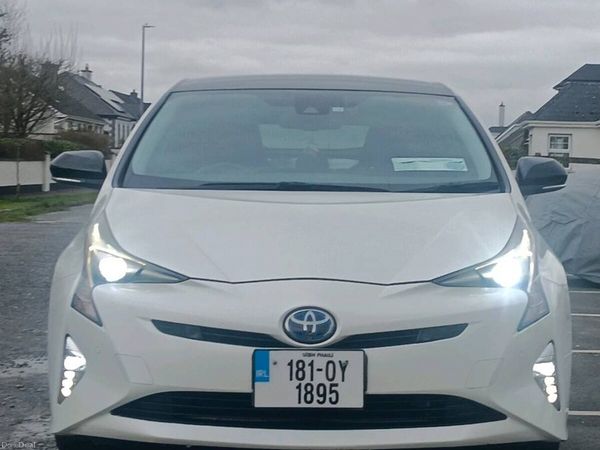 Toyota Prius Hatchback, Petrol Hybrid, 2018, White