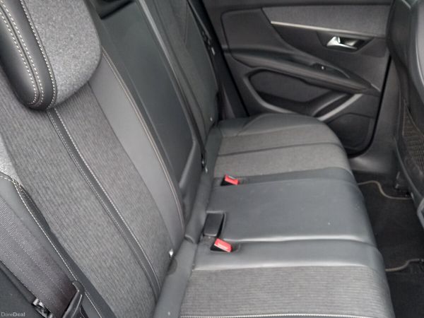 Peugeot 3008 MPV, Petrol, 2019, Black