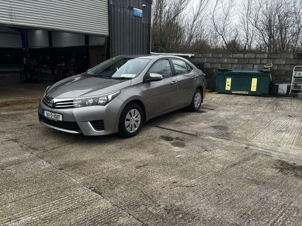 Toyota Corolla Saloon, Diesel, 2014, Bronze